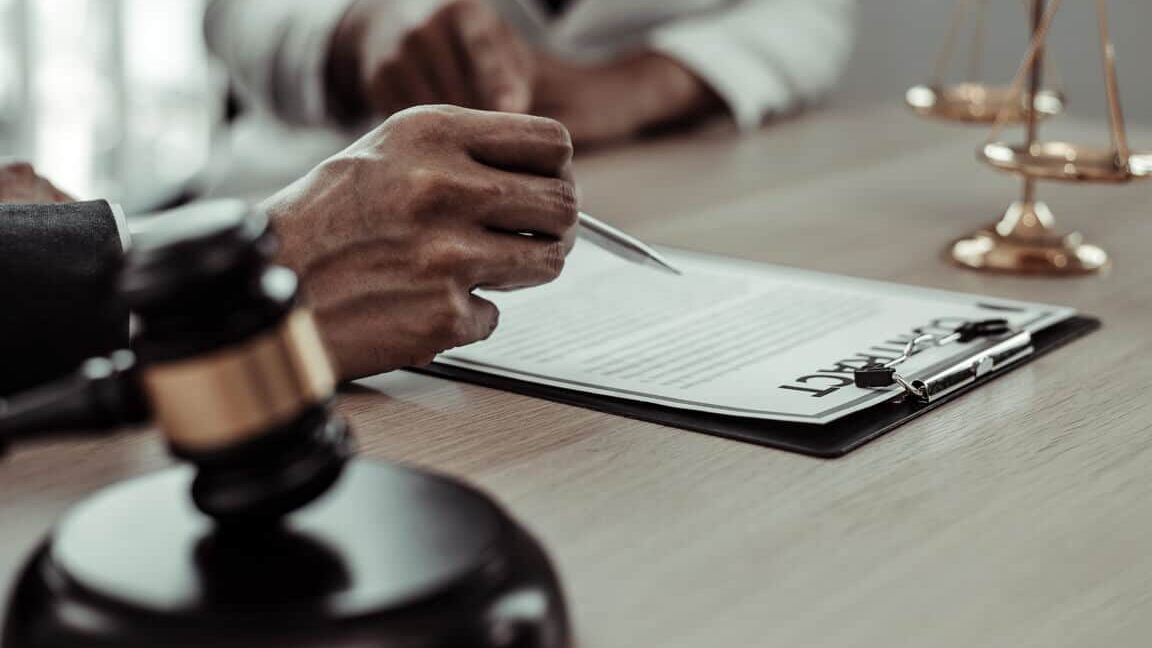 Alles, was Sie über den DEHOGA Arbeitsvertrag wissen müssen