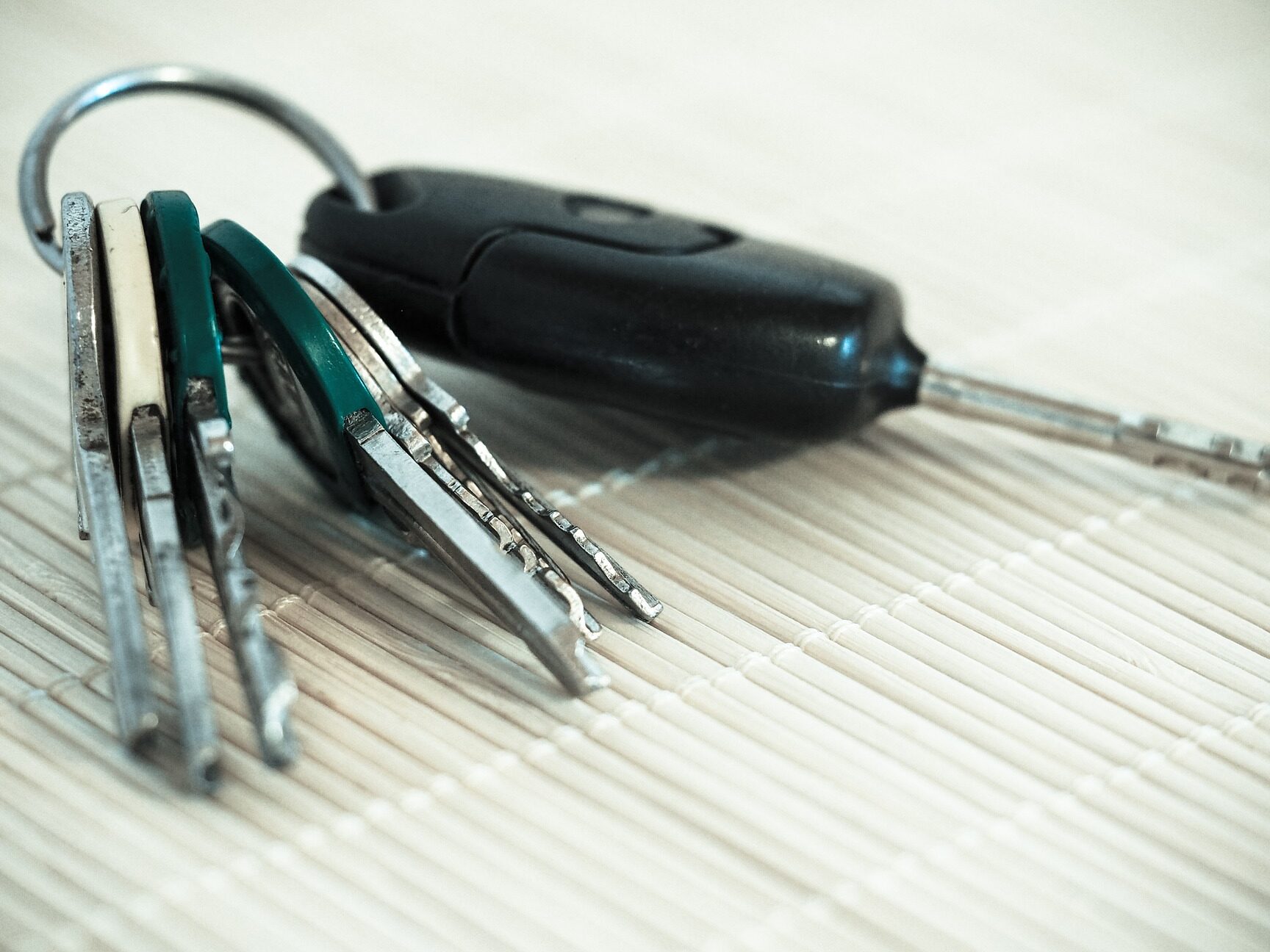 Alles, was Sie über den Kaufvertrag für ein Auto mit Kennzeichen wissen müssen