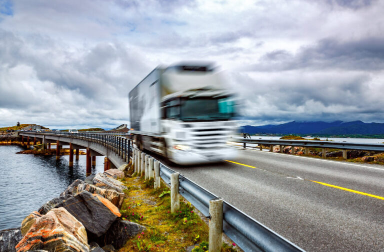 Alles, was Sie über den Kaufvertrag für einen LKW wissen müssen