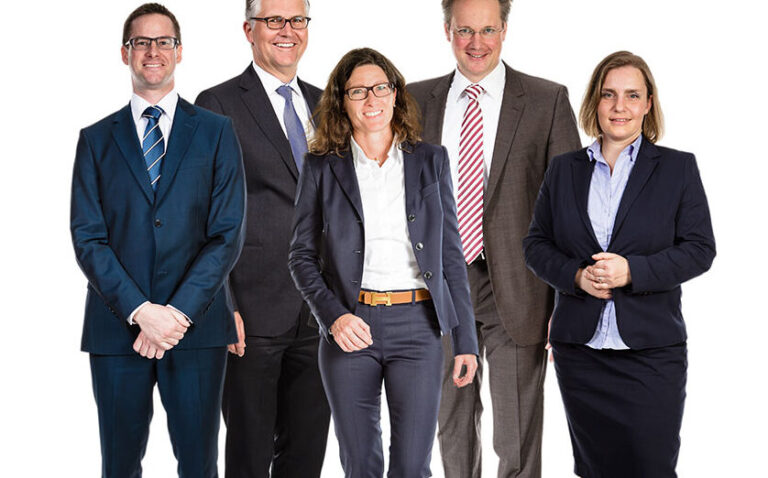 Arbeitsvertrag und Rentenbeginn: Automatisches Ende oder Fortbestehen?